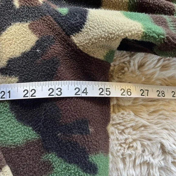 Cabelas Camo fleece Gore-Tex hunting jacket.  Size Men’s L.  Great condition. - Picture 8 of 8